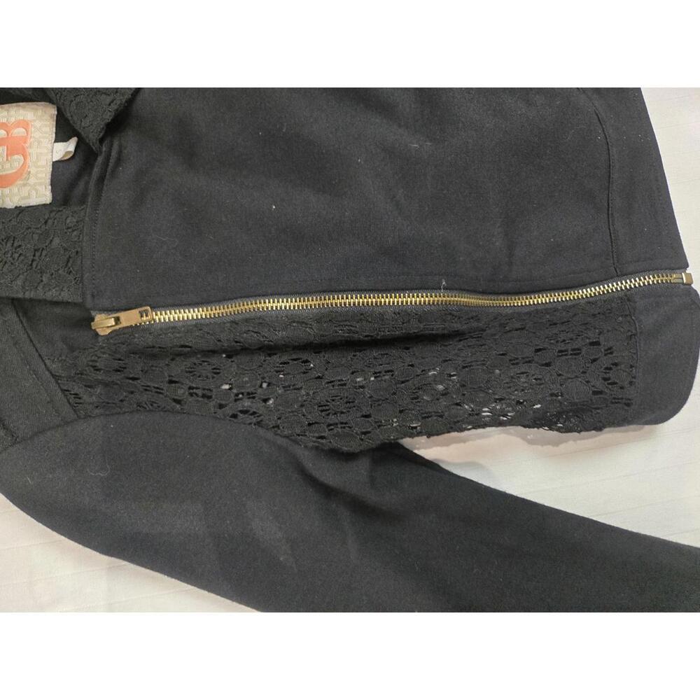 Stylish Black Cropped Jacket - image 2